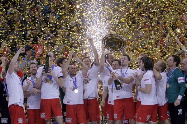 Házenkáři Dánska se radují z triumfu na mistrovství Evropy.