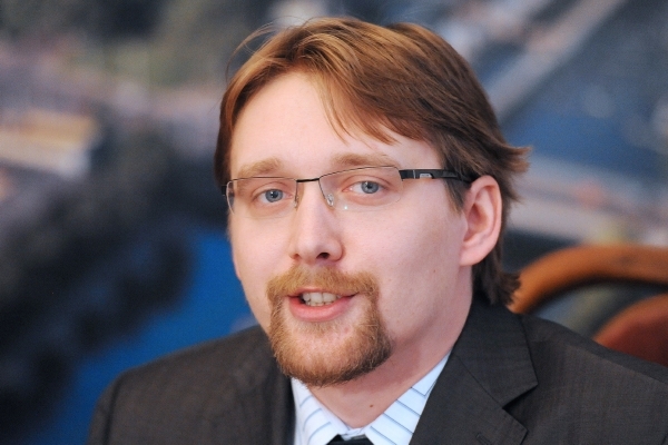Novinka v českých politických poměrech - ministr Dobeš a štěnice.