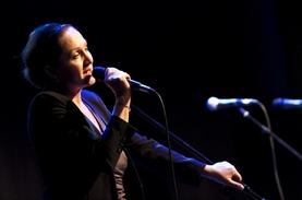 Bára Basiková.