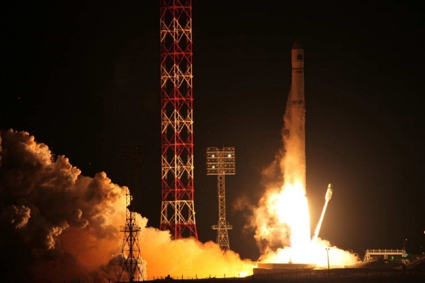 Fobos-Grunt odstartoval loni v noci z 8. na 9. listopadu, ale po oddělení od nosné rakety stanice nenabrala požadovaný kurs. Fobos-Grunt odstartoval loni v noci z 8. na 9. listopadu, ale po oddělení od nosné rakety stanice nenabrala požadovaný kurs.