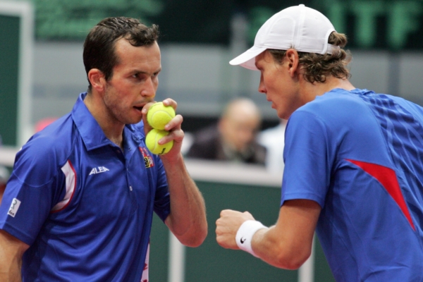 Tomáš Berdych (vpravo) s Radkem Štěpánkem. Tomáš Berdych (vpravo) s Radkem Štěpánkem.