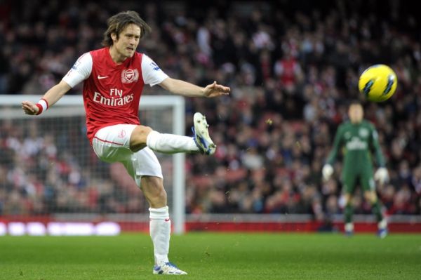 Tomáš Rosický byl pro Eisfelda vzorem už v dobách, kdy hrával za Borussii Dortmund. Tomáš Rosický byl pro Eisfelda vzorem už v dobách, kdy hrával za Borussii Dortmund.