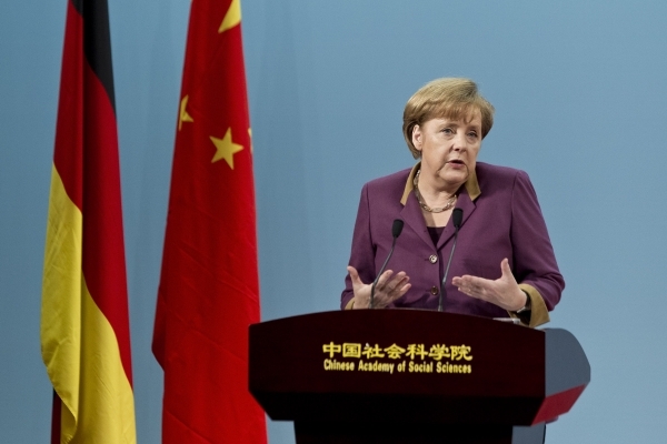 Zvažujeme pomoc eurozóně, slíbili Merkelové vládci Pekingu.