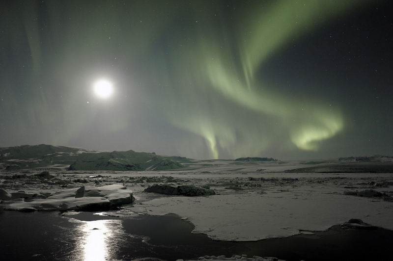 Jokulsarlon, Island, 3. 1. 2012. Polární záře nad ledovcovým jezerem. 