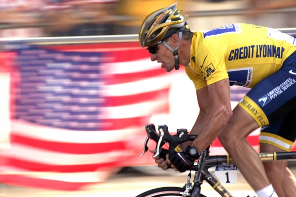 Americký cyklista Lance Armstrong na archivním snímku.
