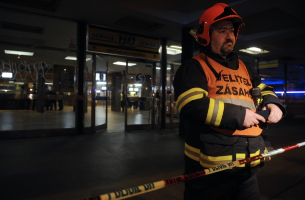 V pátek večer muselo být kvůli nahlášené bombě evakuováno nádraží Praha-Smíchov.