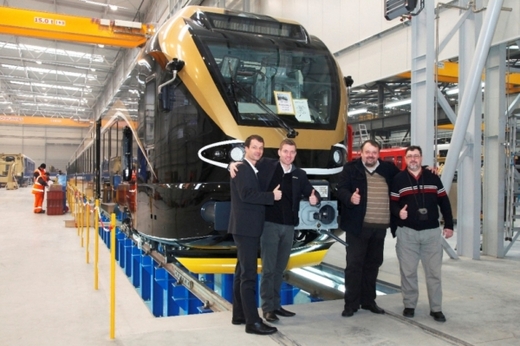 Dodavatelem vlaků je švýcarská firma Stadler, cena pěti souprav činí 1,5 miliardy korun.