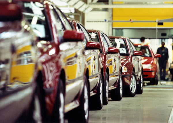 Tuzemský export táhly především automobilky.