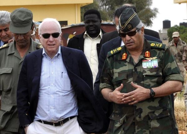 Senátor McCain byl předním stoupencem už povstalecké armády v Libyi. Senátor McCain byl předním stoupencem už povstalecké armády v Libyi.