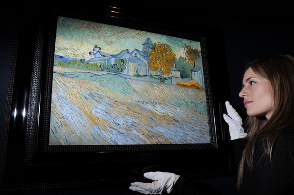 Vincent van Gogh, Vue de l'Asile et de la Chapelle de Saint-Remy (1889). Vincent van Gogh, Vue de l'Asile et de la Chapelle de Saint-Remy (1889).