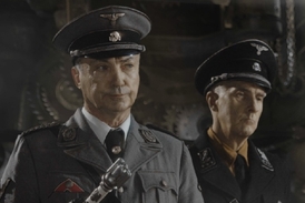 Hlavní roli v Železném nebi hraje Udo Kier.