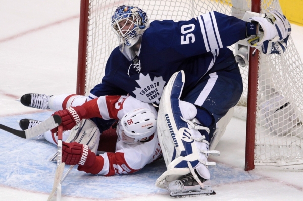 Týmy Detroit Red Wings a Toronto Maple Leafs by se rády střetly před největší návštěvou. Týmy Detroit Red Wings a Toronto Maple Leafs by se rády střetly před největší návštěvou.