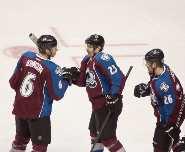 Milan Hejduk a radost jeho spoluhráčů. Milan Hejduk a radost jeho spoluhráčů.