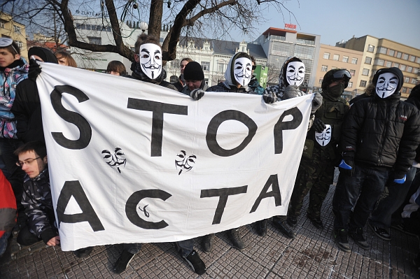 Proti ACTA se 11. února demonstrovalo také ve Zlíně. 