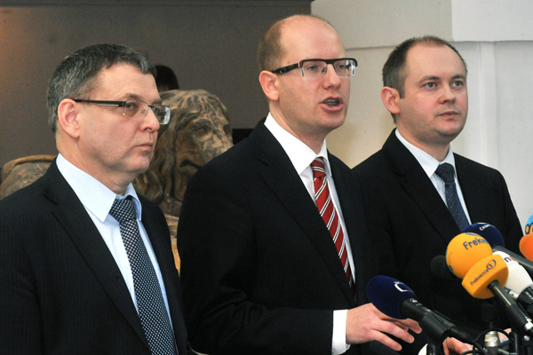 Volby by podle průzkumu vyhráli sociální demokraté.