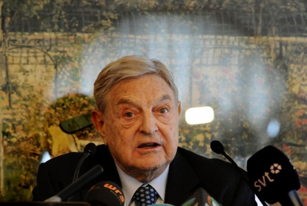 George Soros při své řeči na Světovém ekonomickém fóru v Davosu letos v lednu. George Soros při své řeči na Světovém ekonomickém fóru v Davosu letos v lednu.