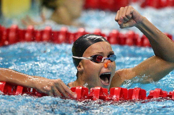 Plavkyně Natalie Couglinová.