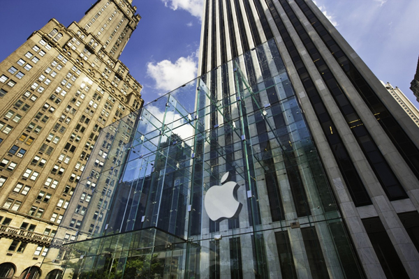Trh strhl do ztrát propad akcií společnosti Apple.