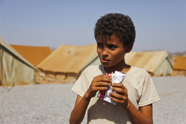 Záchraně v podobě humanitární pomoci brání pokračující konflikty. Záchraně v podobě humanitární pomoci brání pokračující konflikty.
