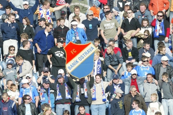 Fanoušci Baníku Ostrava o sobě dali v Mladé Boleslavi pořádně vědět. Fanoušci Baníku Ostrava o sobě dali v Mladé Boleslavi pořádně vědět.