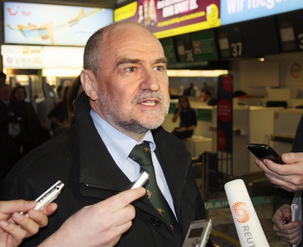 Šéfinspektor Herman Nackaerts před odletem z Vídně do Teheránu poskytl médiím vyjádření.