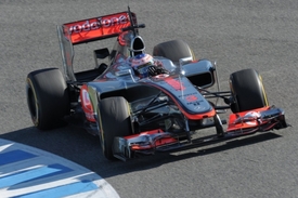 McLaren nemá jako jediný nevzhledný schod na nose.