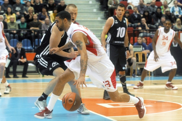 Basketbalisté Nymburku prohráli doma s VEF Riga.