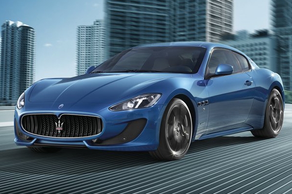 Nové Masearati Granturismo Sport má přepracovanou příď.