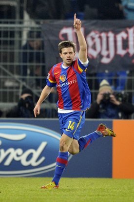 Valentin Stocker z Basileje se raduje z vítězného gólu.