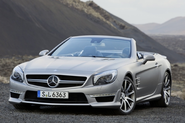 Více než pět stovek koní má pod kapotou nový Mercedes-Benz SL 63 AMG.