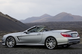 Klasické sportovní linie dokládají, jaké schopnosti roadster má.