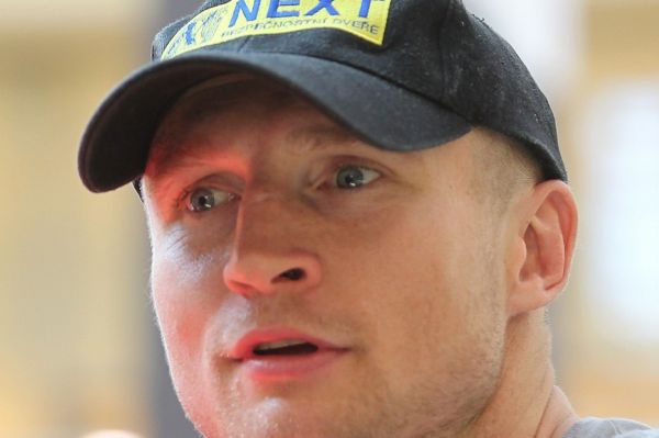 Profesionální boxer Lukáš Konečný se neutká 10. března o titul mistra světa organizace WBO v lehké střední váze se Zaurbekem Bajsangurovem. Profesionální boxer Lukáš Konečný se neutká 10. března o titul mistra světa organizace WBO v lehké střední váze se Zaurbekem Bajsangurovem.