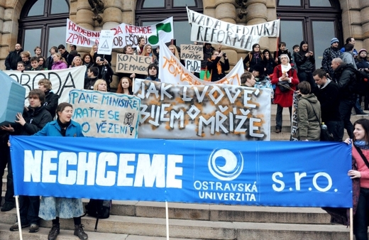 Studenti si reformy nepřejí. Studenti si reformy nepřejí.