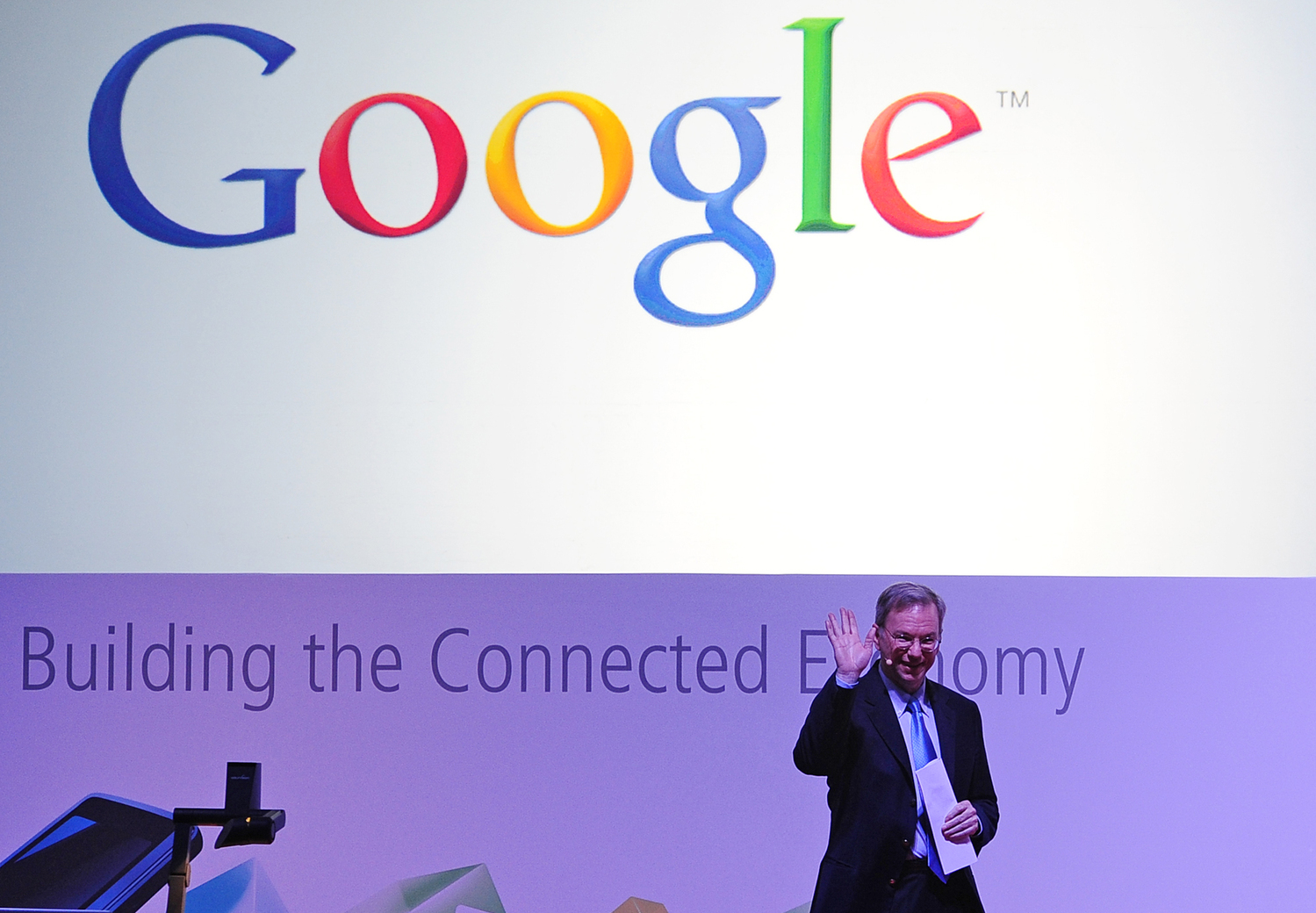 Google se na veletrhu v Barceloně také snaží. Google se na veletrhu v Barceloně také snaží.