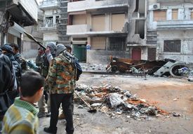 Homs je pod palbou od 4. února. Homs je pod palbou od 4. února.