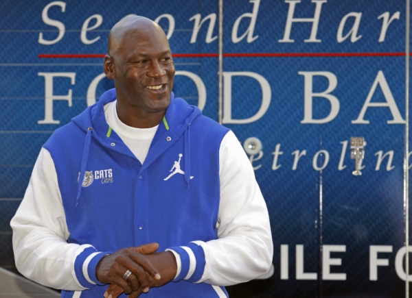 Basketbalová legenda Michael Jordan se zbavuje luxusní nemovitosti. Basketbalová legenda Michael Jordan se zbavuje luxusní nemovitosti.