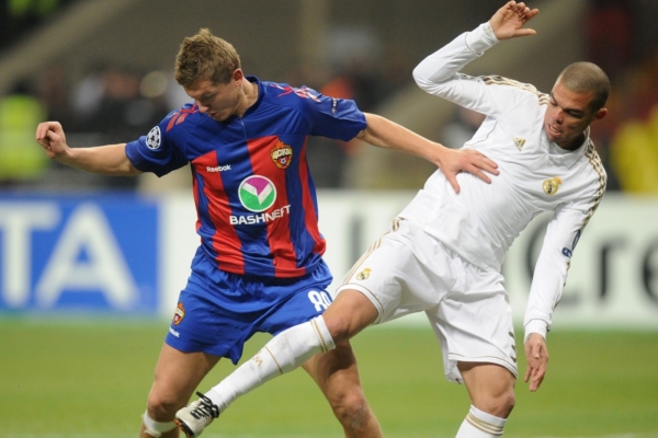 Tomáš Necid (vlevo) v dresu CSKA Moskva. Tomáš Necid (vlevo) v dresu CSKA Moskva.