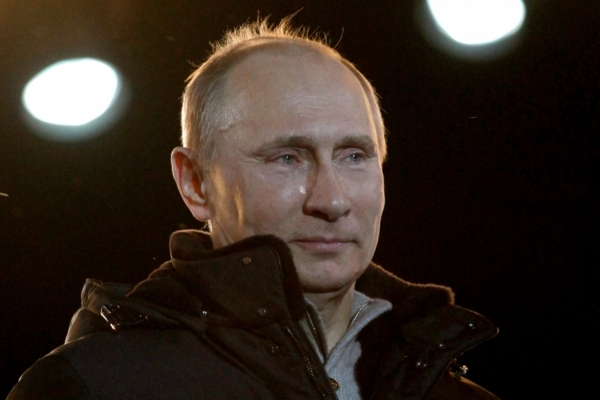 "Vyhráli jsme," oznámil Putin se slzou v oku. "Vyhráli jsme," oznámil Putin se slzou v oku.