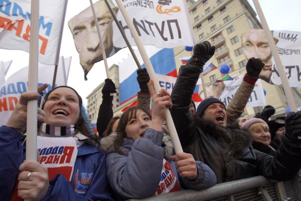 Část účastníků prokremelských demonstrací přišla na mítink s příslibem finanční odměny. Část účastníků prokremelských demonstrací přišla na mítink s příslibem finanční odměny.