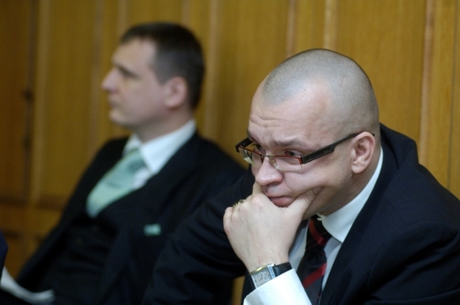 Jaroslav Škárka a Vít Bárta u soudu.