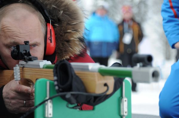 Putin se do terče trefil pouze třikrát z pěti možností.