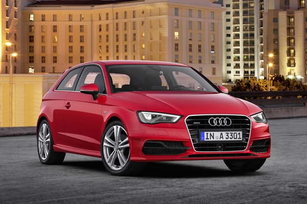Třetí generace kompaktního vozu Audi A3 měla premiéru v Ženevě. Třetí generace kompaktního vozu Audi A3 měla premiéru v Ženevě.