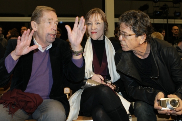 Václav Havel, Suzanne Vega a Lou Reed. Václav Havel, Suzanne Vega a Lou Reed.