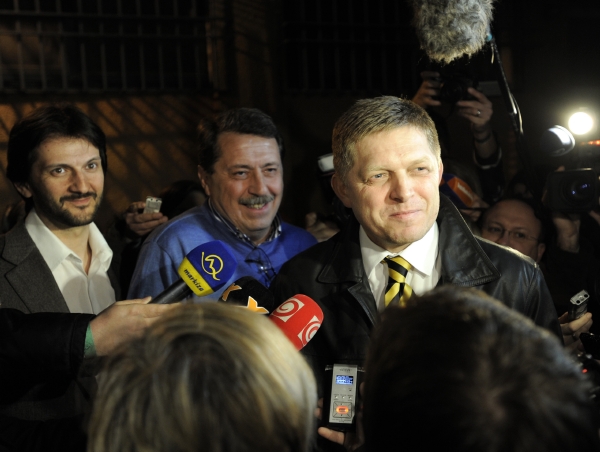 Robert Fico jako vítěz voleb.
