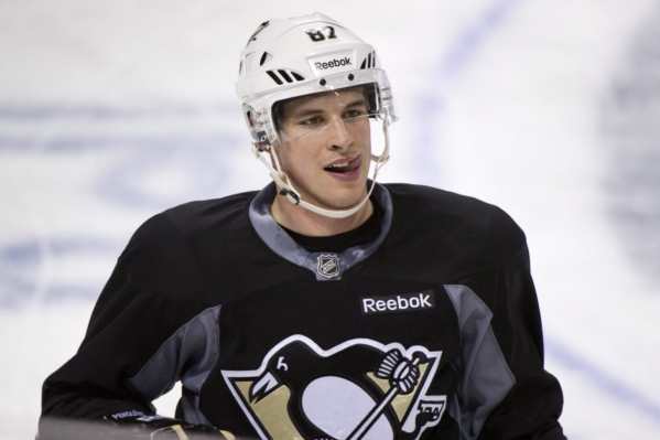 Kapitán hokejistů Pittsburghu Sidney Crosby. Kapitán hokejistů Pittsburghu Sidney Crosby.