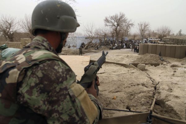 Amerického vojáka, který v neděli zastřelil 16 afghánských civilistů, se podařilo zachytit na videonahrávce (ilustrační foto).