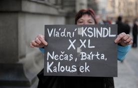 Účastníce demonstrace proti vládě svolané v Liberci iniciátory tzv. holešovské výzvy. 