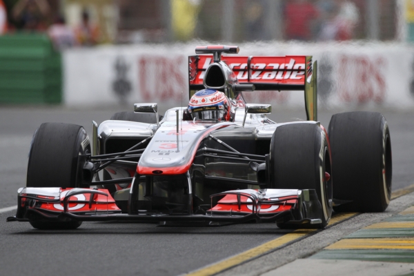 Jenson Button zajel v pátečních trénincích nejrychlejší čas.