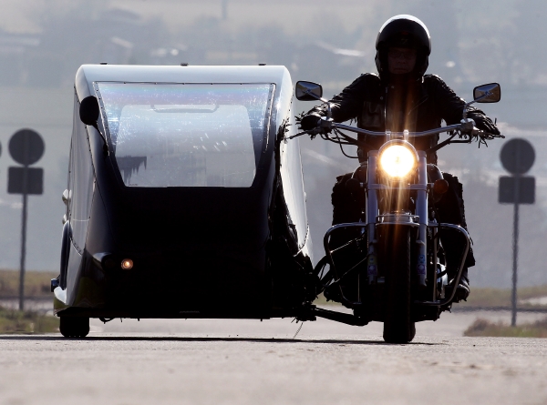 Motorkáři, které k jejich Harleyovi poutá láska až za hrob, se strojem své milované značky mohou nechat odvézt i na věčnost.