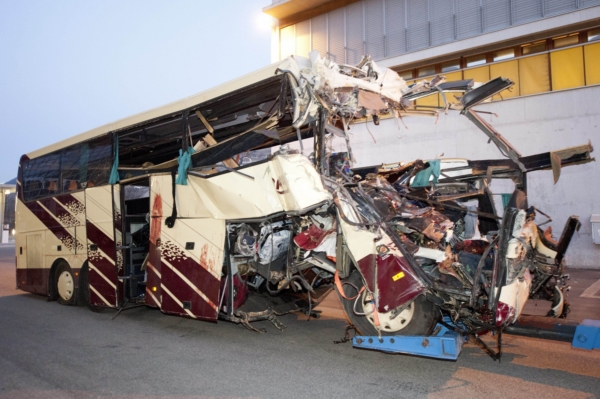 Belgický autobus po tragické nehodě v tunelu.